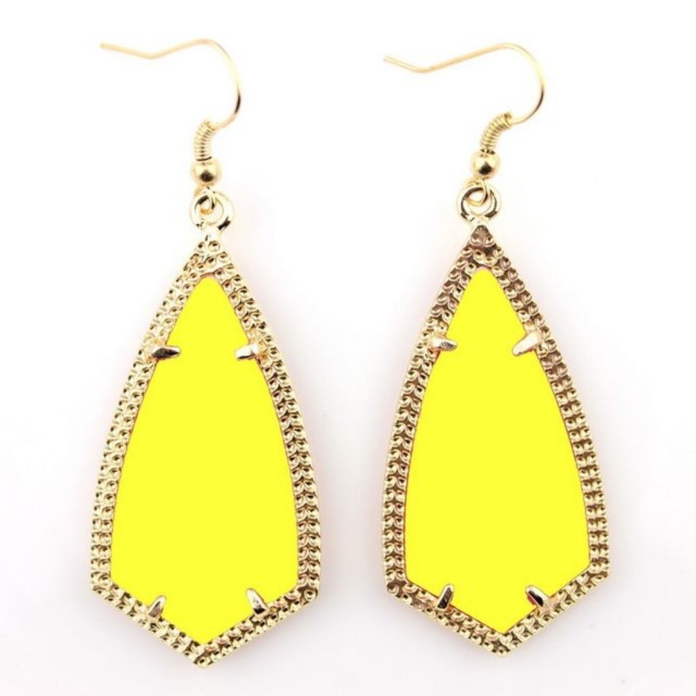 New Gorgeous 🥰 Yellow Diamante Dangle Earring
